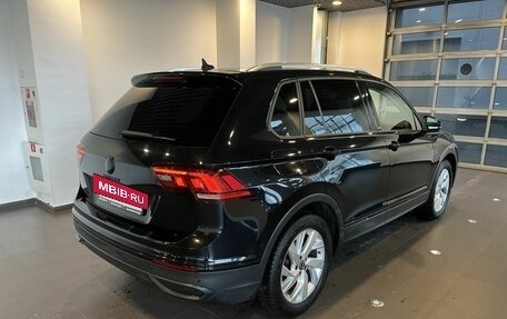 Volkswagen Tiguan II, 2022 год, 2 540 000 рублей, 3 фотография