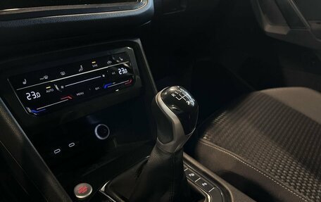 Volkswagen Tiguan II, 2022 год, 2 540 000 рублей, 30 фотография