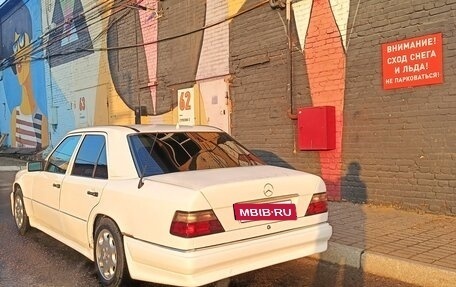 Mercedes-Benz E-Класс, 1993 год, 650 000 рублей, 10 фотография