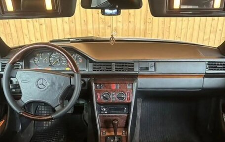 Mercedes-Benz E-Класс, 1993 год, 650 000 рублей, 24 фотография