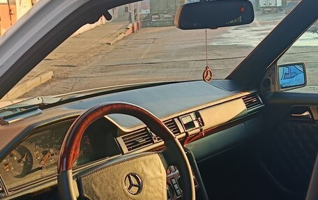 Mercedes-Benz E-Класс, 1993 год, 650 000 рублей, 27 фотография