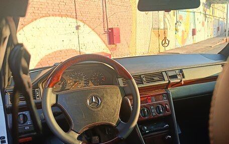 Mercedes-Benz E-Класс, 1993 год, 650 000 рублей, 26 фотография