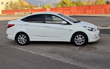 Hyundai Solaris II рестайлинг, 2011 год, 985 000 рублей, 13 фотография