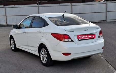 Hyundai Solaris II рестайлинг, 2011 год, 985 000 рублей, 16 фотография