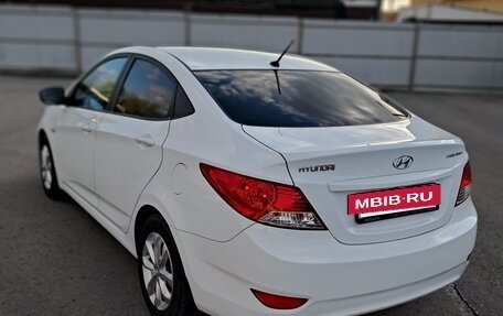 Hyundai Solaris II рестайлинг, 2011 год, 985 000 рублей, 8 фотография