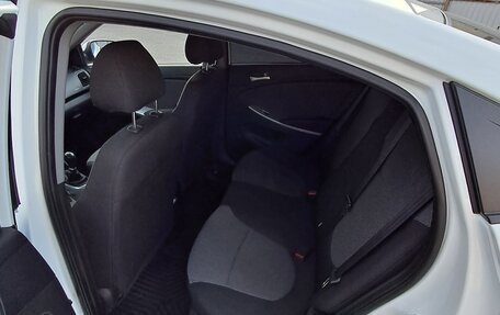 Hyundai Solaris II рестайлинг, 2011 год, 985 000 рублей, 22 фотография