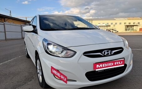 Hyundai Solaris II рестайлинг, 2011 год, 985 000 рублей, 17 фотография