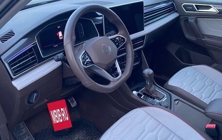 Volkswagen Tiguan II, 2021 год, 2 300 000 рублей, 3 фотография