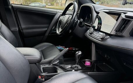 Toyota RAV4, 2017 год, 2 300 000 рублей, 12 фотография