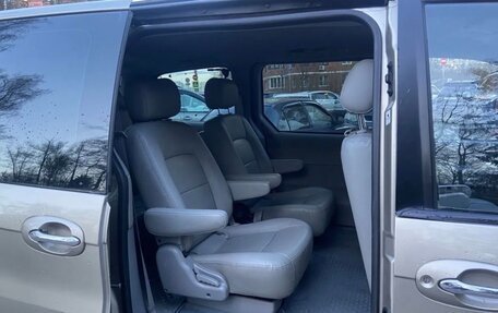 KIA Carnival III, 2005 год, 550 000 рублей, 10 фотография