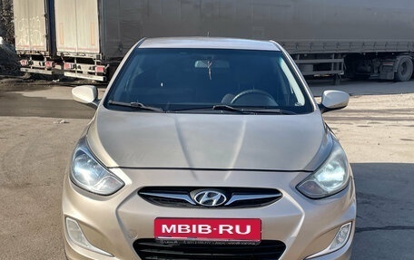Hyundai Solaris II рестайлинг, 2011 год, 530 000 рублей, 3 фотография
