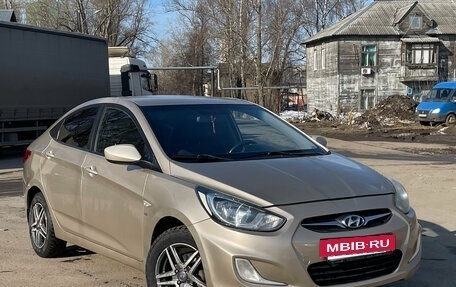 Hyundai Solaris II рестайлинг, 2011 год, 530 000 рублей, 2 фотография