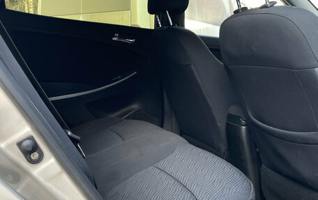 Hyundai Solaris II рестайлинг, 2011 год, 530 000 рублей, 16 фотография