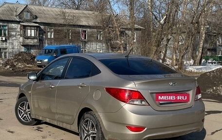 Hyundai Solaris II рестайлинг, 2011 год, 530 000 рублей, 6 фотография