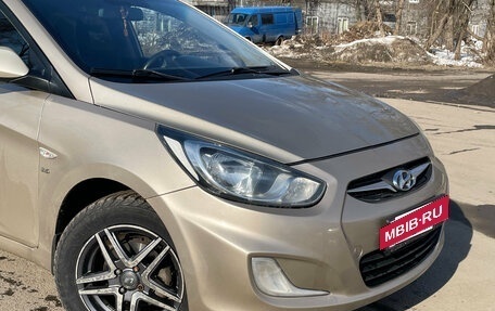 Hyundai Solaris II рестайлинг, 2011 год, 530 000 рублей, 11 фотография