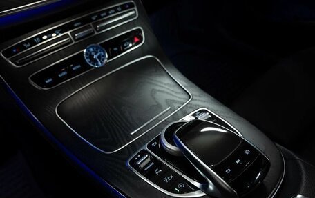 Mercedes-Benz E-Класс, 2018 год, 3 490 000 рублей, 12 фотография