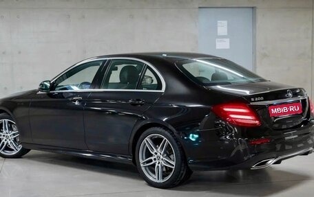 Mercedes-Benz E-Класс, 2018 год, 3 490 000 рублей, 2 фотография