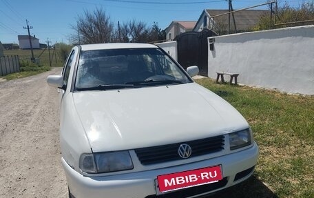 Volkswagen Polo III рестайлинг, 1997 год, 237 000 рублей, 1 фотография