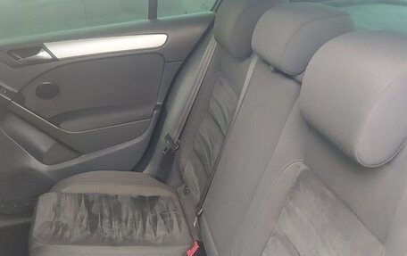 Volkswagen Golf VI, 2011 год, 800 000 рублей, 8 фотография