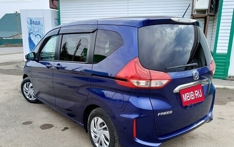 Honda Freed II, 2016 год, 1 395 000 рублей, 4 фотография
