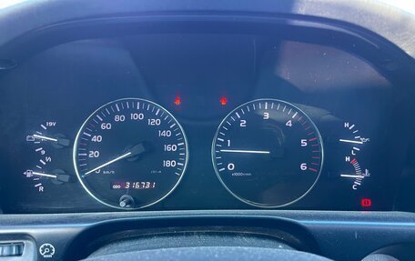 Toyota Land Cruiser 100 рестайлинг 2, 2007 год, 2 799 000 рублей, 34 фотография
