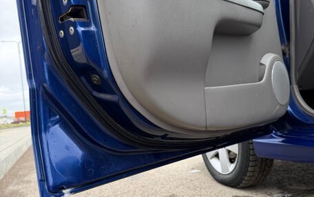 Nissan Cube II, 2000 год, 300 000 рублей, 19 фотография