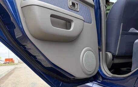 Nissan Cube II, 2000 год, 300 000 рублей, 18 фотография