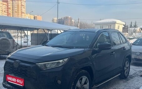 Toyota RAV4, 2020 год, 3 300 000 рублей, 2 фотография