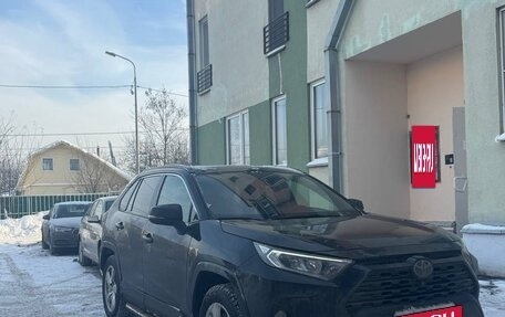 Toyota RAV4, 2020 год, 3 300 000 рублей, 3 фотография