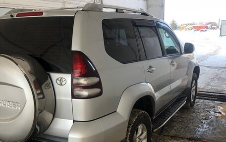 Toyota Land Cruiser Prado 120 рестайлинг, 2004 год, 1 550 000 рублей, 4 фотография