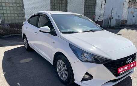 Hyundai Solaris II рестайлинг, 2021 год, 1 350 000 рублей, 2 фотография