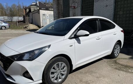 Hyundai Solaris II рестайлинг, 2021 год, 1 350 000 рублей, 8 фотография