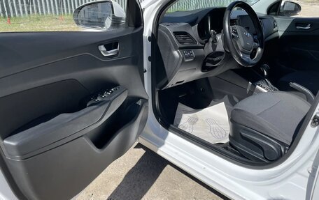 Hyundai Solaris II рестайлинг, 2021 год, 1 350 000 рублей, 9 фотография