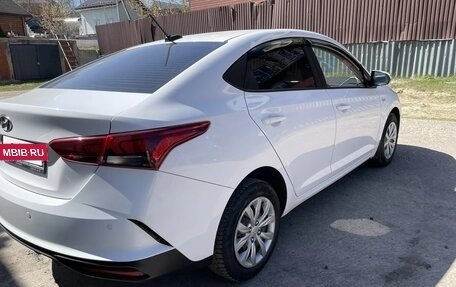 Hyundai Solaris II рестайлинг, 2021 год, 1 350 000 рублей, 4 фотография