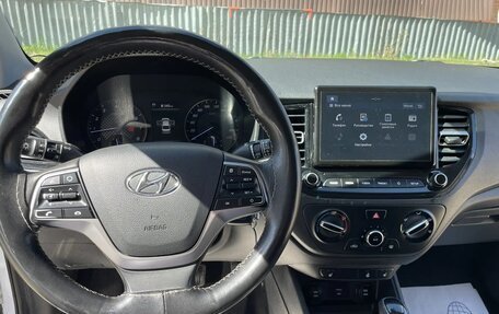 Hyundai Solaris II рестайлинг, 2021 год, 1 350 000 рублей, 19 фотография