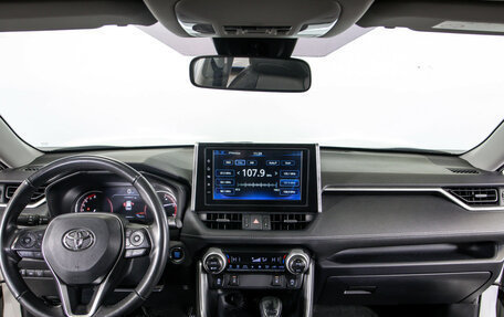 Toyota RAV4, 2021 год, 3 378 000 рублей, 10 фотография