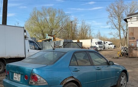 Lexus IS II рестайлинг 2, 1999 год, 270 000 рублей, 6 фотография