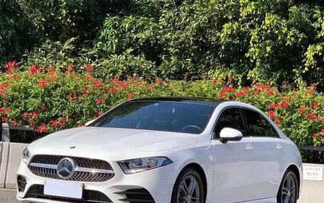 Mercedes-Benz A-Класс, 2021 год, 2 700 000 рублей, 1 фотография