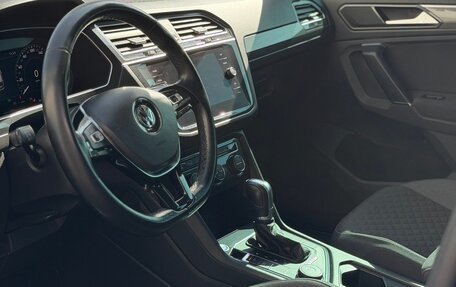 Volkswagen Tiguan II, 2018 год, 2 600 000 рублей, 25 фотография