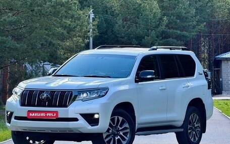 Toyota Land Cruiser Prado 150 рестайлинг 2, 2022 год, 7 290 000 рублей, 2 фотография