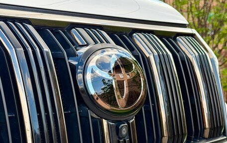 Toyota Land Cruiser Prado 150 рестайлинг 2, 2022 год, 7 290 000 рублей, 12 фотография