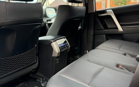 Toyota Land Cruiser Prado 150 рестайлинг 2, 2022 год, 7 290 000 рублей, 17 фотография