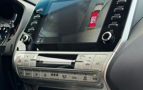 Toyota Land Cruiser Prado 150 рестайлинг 2, 2022 год, 7 290 000 рублей, 21 фотография