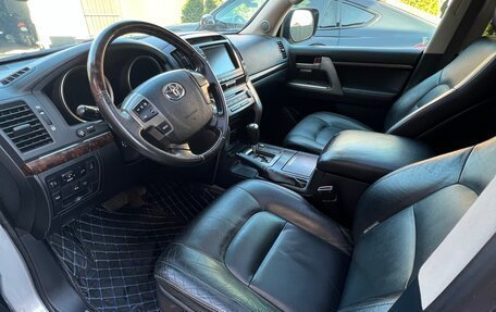 Toyota Land Cruiser 200, 2011 год, 2 750 000 рублей, 11 фотография