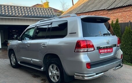 Toyota Land Cruiser 200, 2011 год, 2 750 000 рублей, 6 фотография