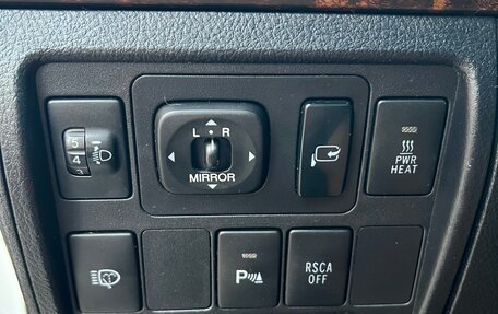 Toyota Land Cruiser 200, 2011 год, 2 750 000 рублей, 15 фотография