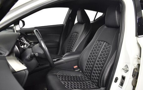 Toyota C-HR I рестайлинг, 2019 год, 2 180 200 рублей, 10 фотография