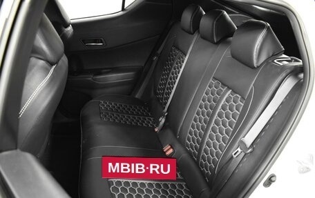 Toyota C-HR I рестайлинг, 2019 год, 2 180 200 рублей, 9 фотография