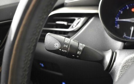 Toyota C-HR I рестайлинг, 2019 год, 2 180 200 рублей, 16 фотография