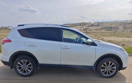 Toyota RAV4, 2017 год, 2 400 000 рублей, 8 фотография